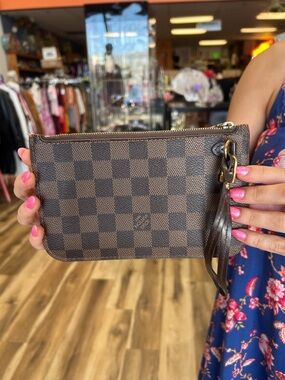 Louis Vuitton Neverfull PM Pochette in Damier Ebene